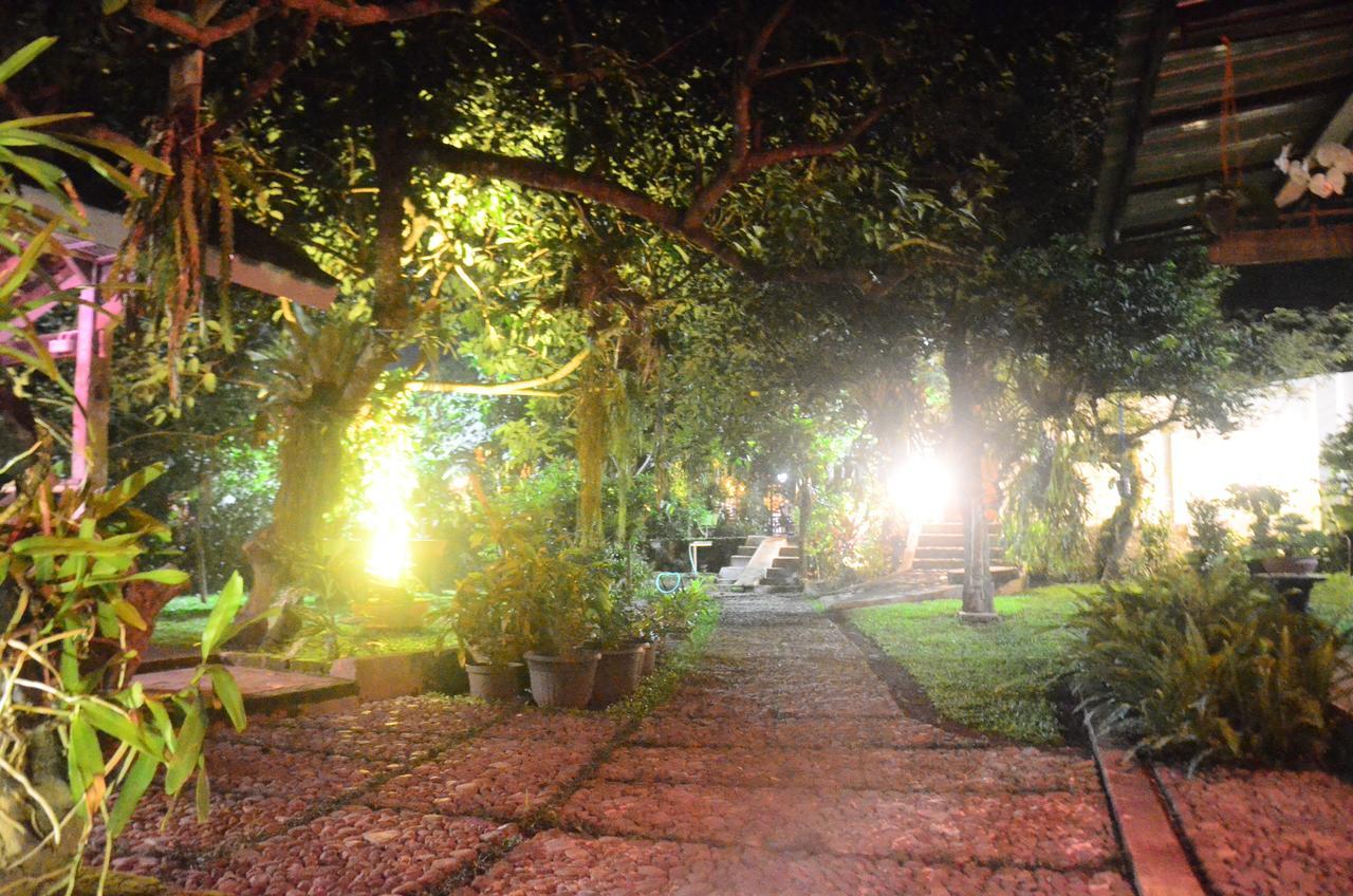 Banyu Homestay Banyuwangi  Exterior photo